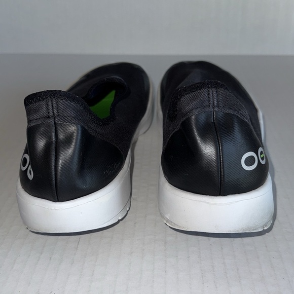 Oofos OOMG EEZEE Low Slip On Shoes In Black And White - Picture 9 of 12